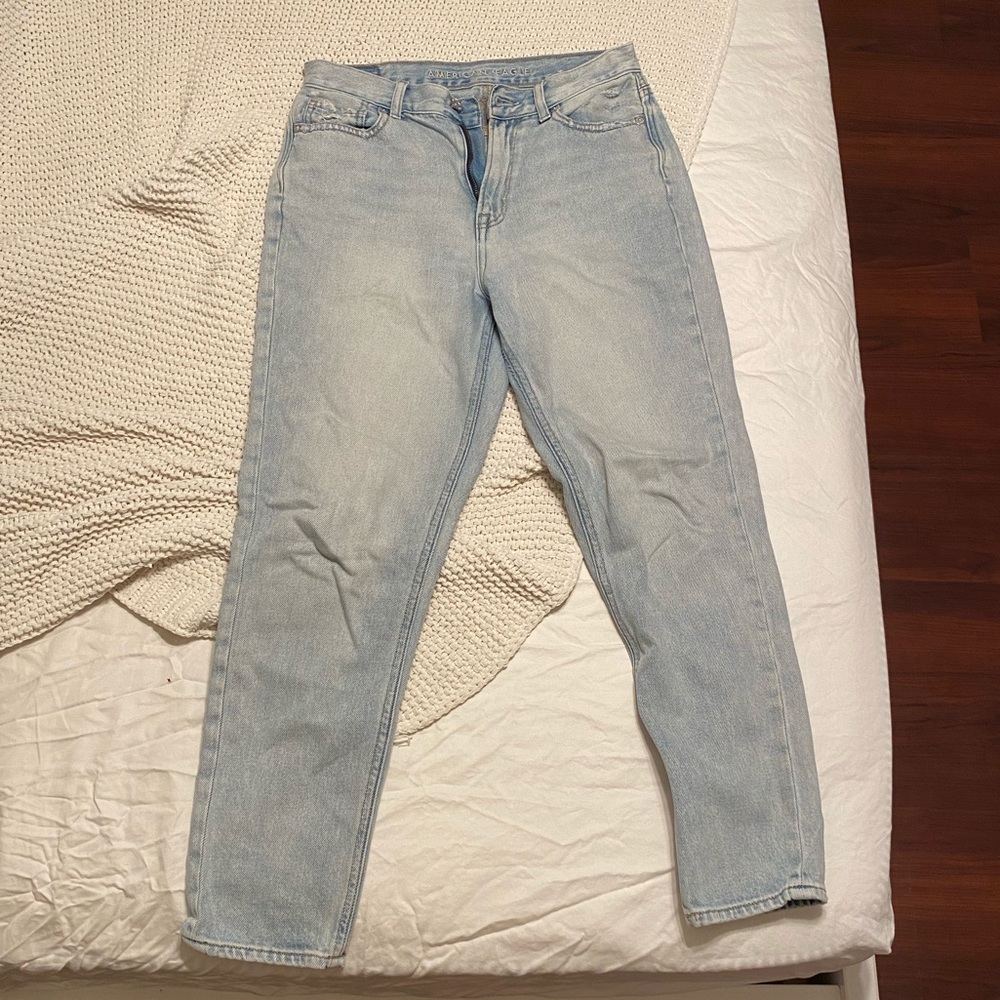 American eagle mom jeans